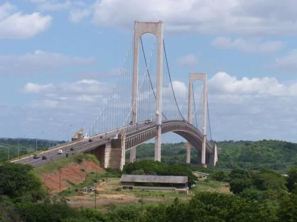 Puente Angostura sobre el río Orinoco
